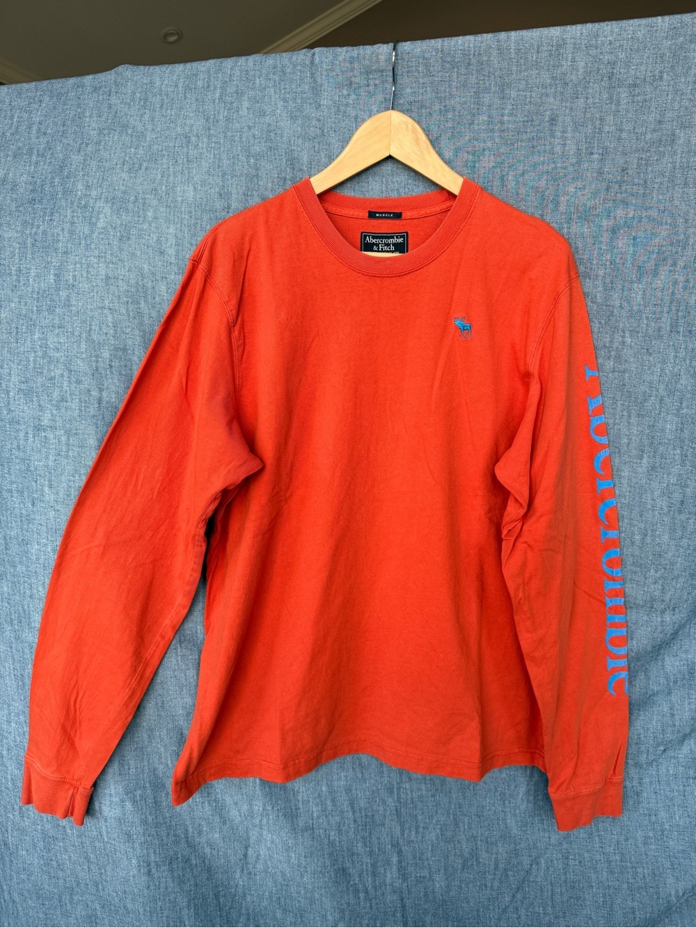 Vintage Y2K Abercrombie & Fitch Orange L/S Muscle Crewneck with Blue Logo XL